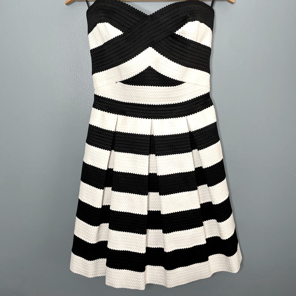 Express Cocktail Dress • Medium • Strapless • Worn Once • Black & White Stripe